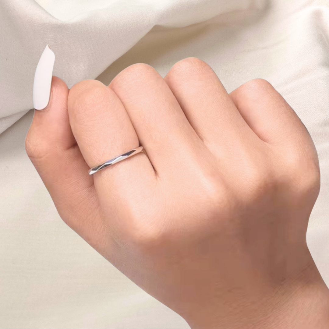 Minimalist Geometric Ring